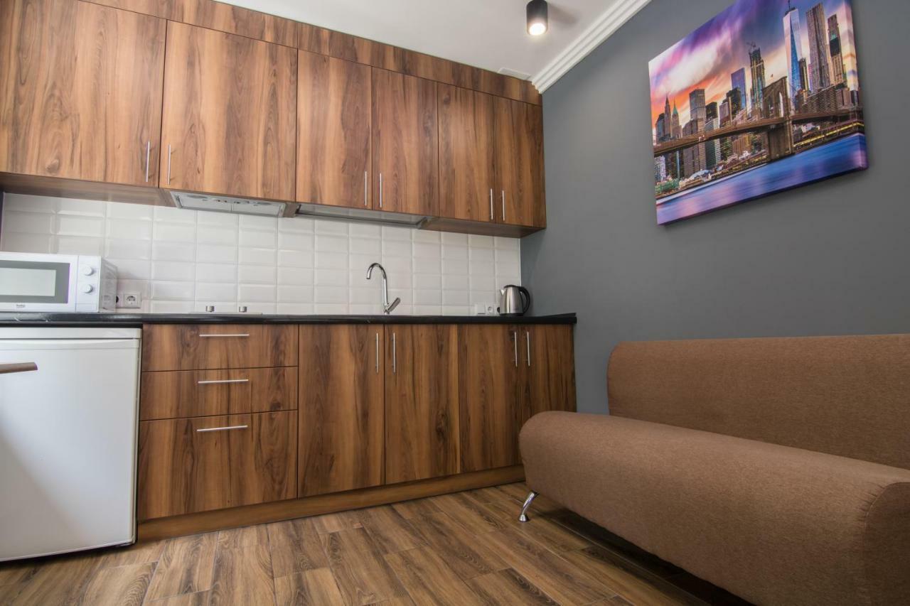 Lux Apartment Near Arena City Kiev Exteriör bild
